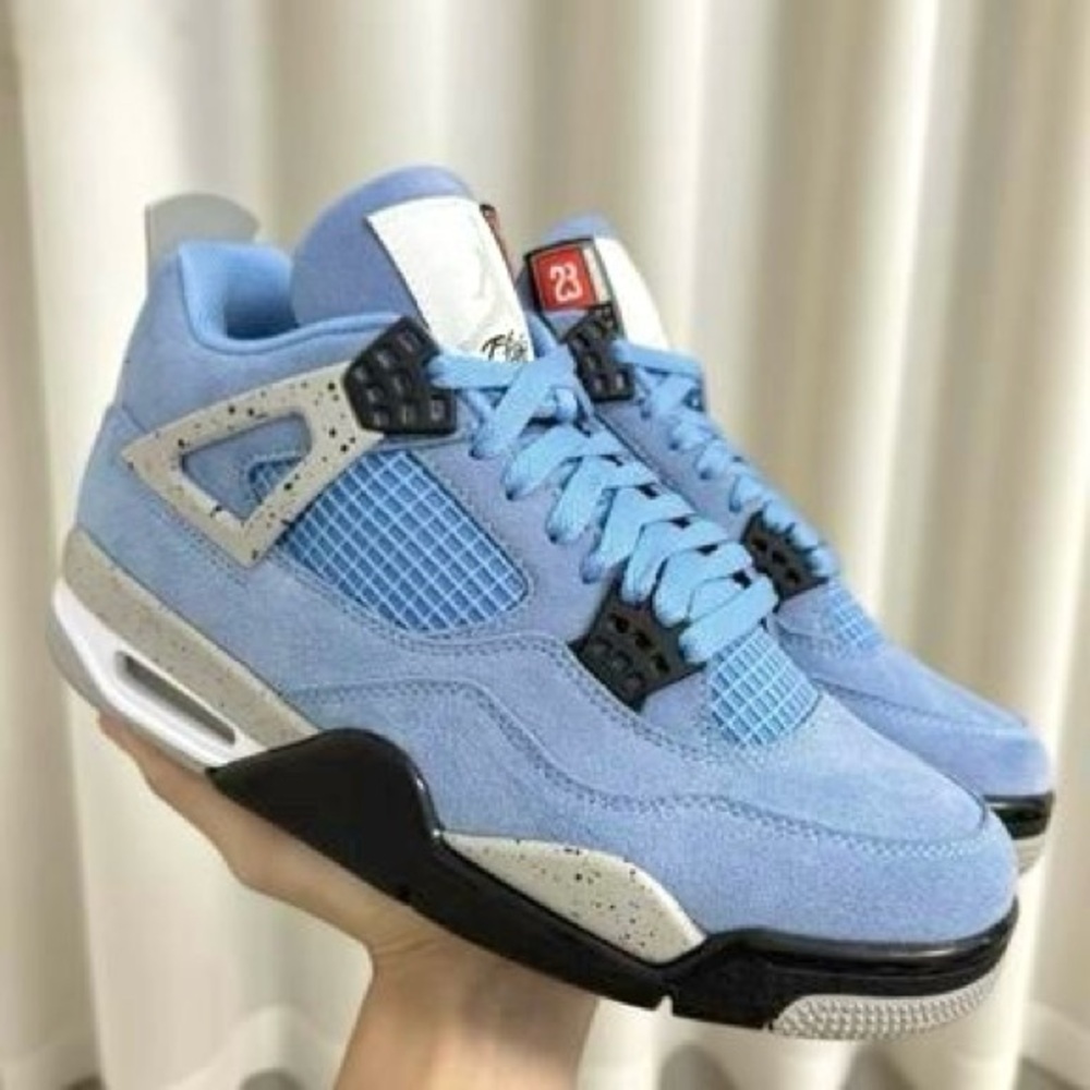 Jordan Sneakers in Light Blue and Gray